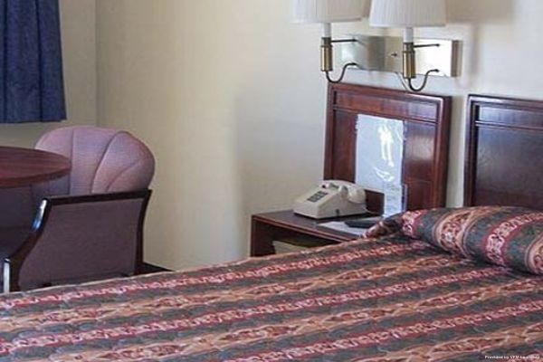 MOHICAN LITTLE BROWN INN-LOUDONVILLE (Loudonville)